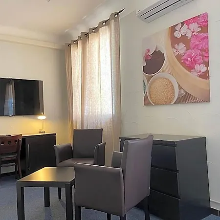 Neptune Hotel