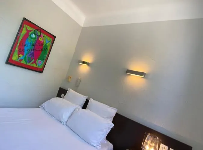 Neptune Hotel 3*